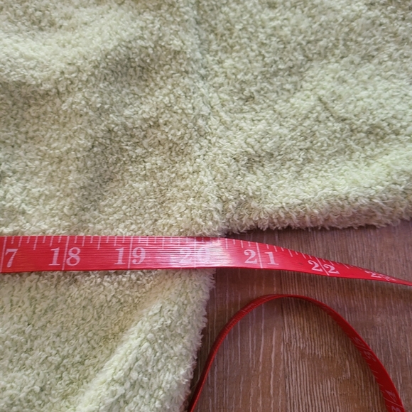 2 Piece Lime Green Fuzzy Shorts & Cardigan Set Size Small - Picture 7 of 9